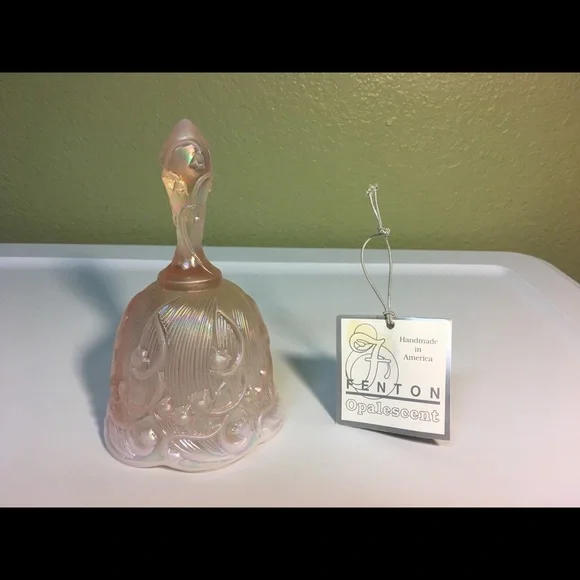 SOLD Beautiful Retro Fenton Pink Opalescent Glass Dinner Bell - Picture 5 of 12